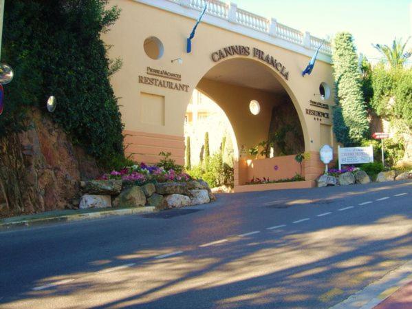 Beautiful Garden Apartment Cote D'Azur Кан Екстериор снимка